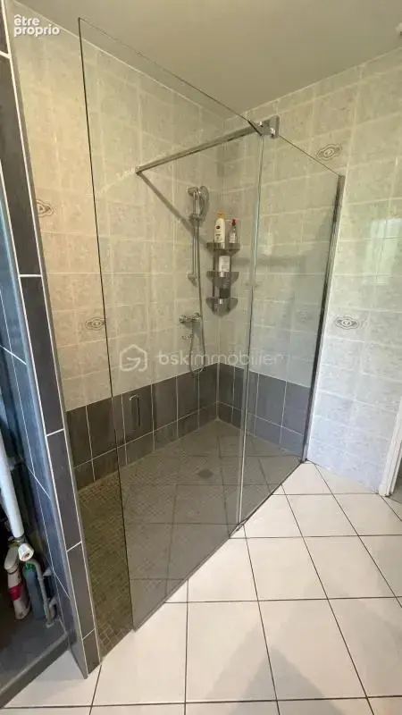 Maison sur sous-sol complet rénovée avec soins sur 3532 m² de terrain non clos - photo 11