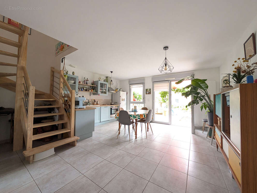 Maison à PELLOUAILLES-LES-VIGNES