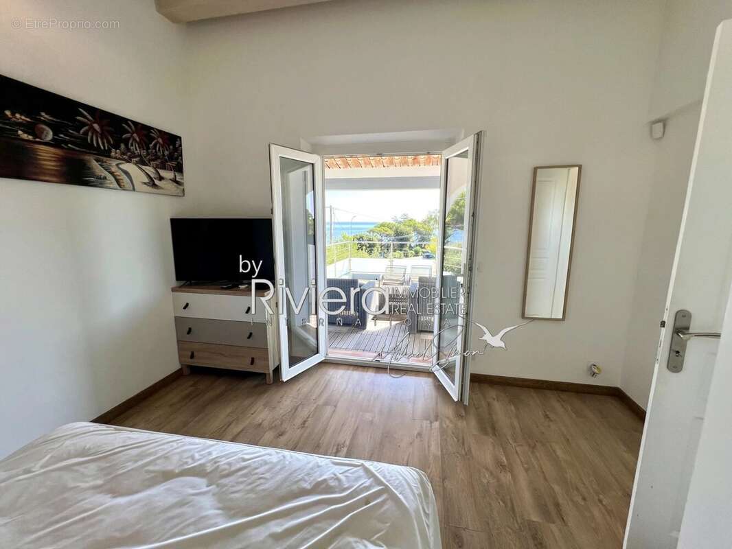 Maison à ROQUEBRUNE-SUR-ARGENS