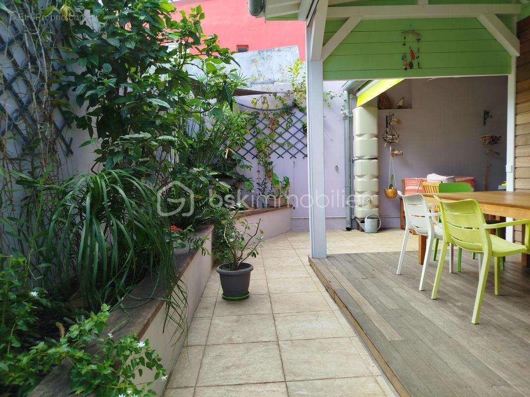 Maison à SAINTE-ROSE