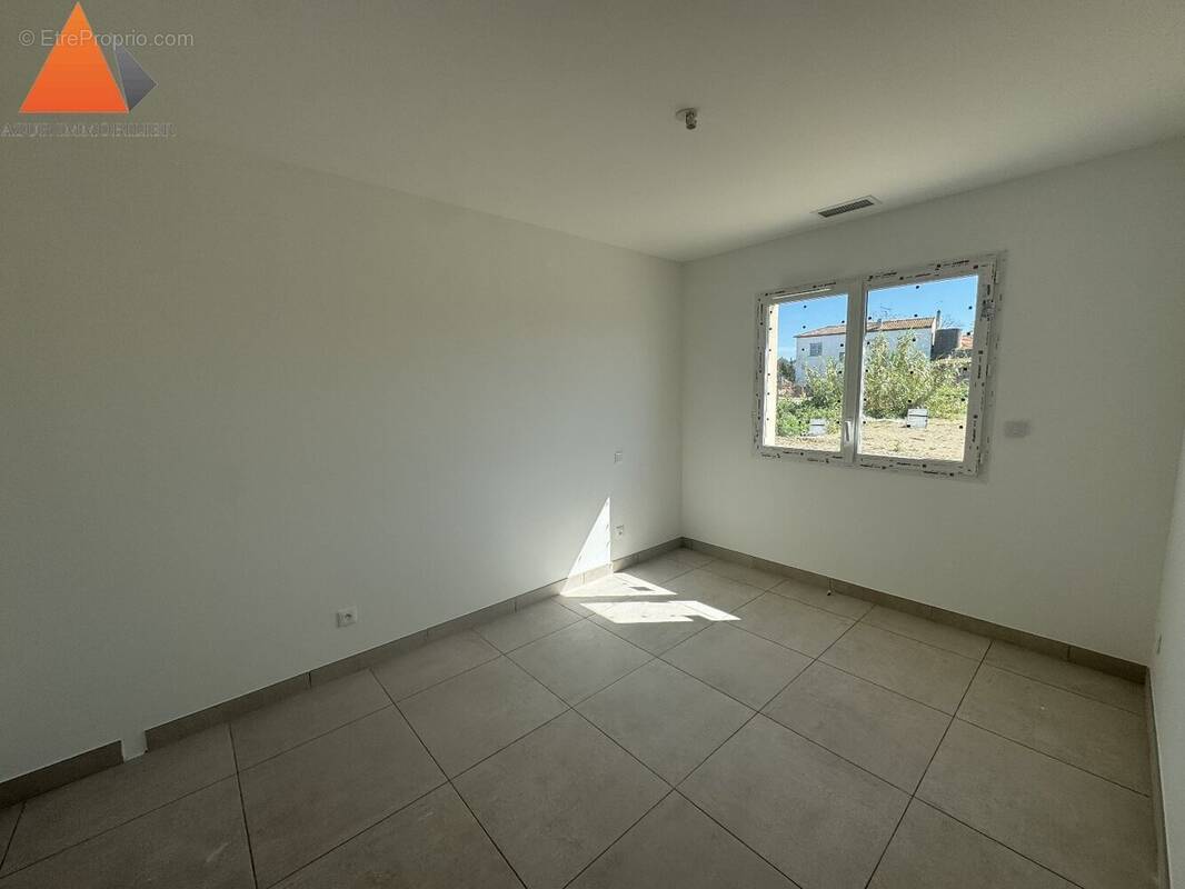 Maison à NISSAN-LEZ-ENSERUNE