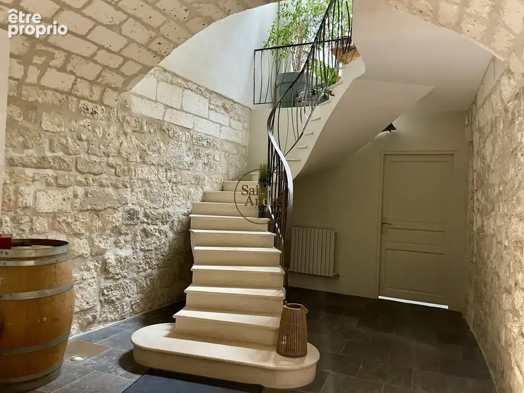 Appartement 8 pièces 294 m² à vendre à Angouleme (16000) - photo 3