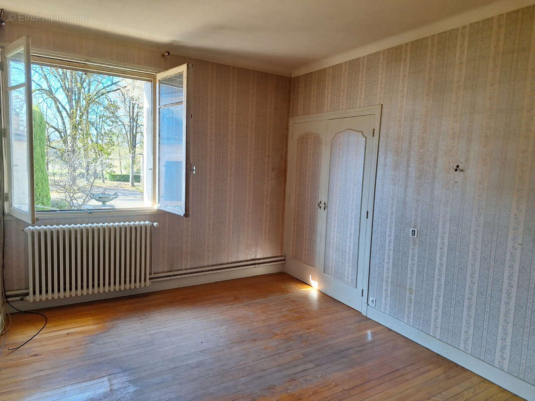 Appartement à SAUVETERRE-LA-LEMANCE