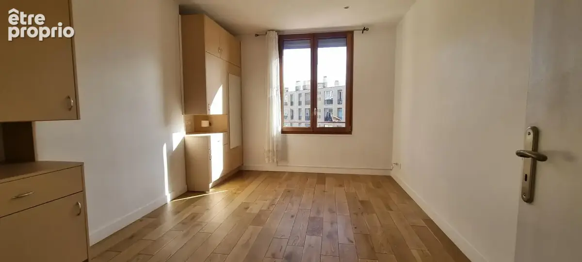 VIEUX-PORT – T3 90 m² – Grands volumes – Balcon – Cave - photo 8