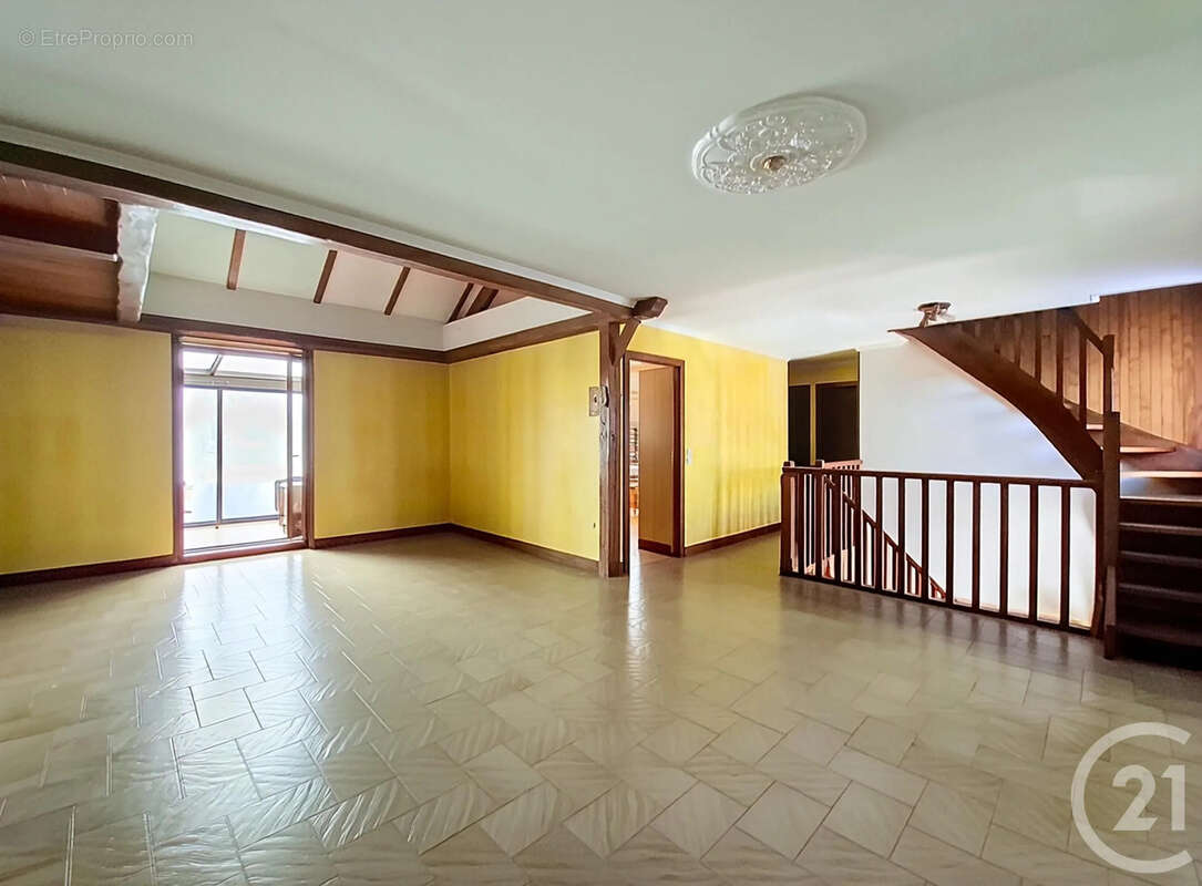Maison 217 m² à Reims  - photo 2