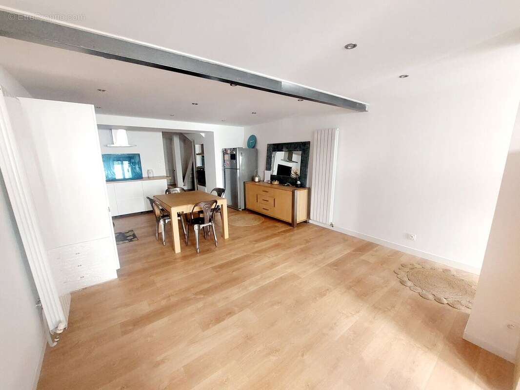 Photo 3 - Maison à SAINT-JUST-SAINT-RAMBERT