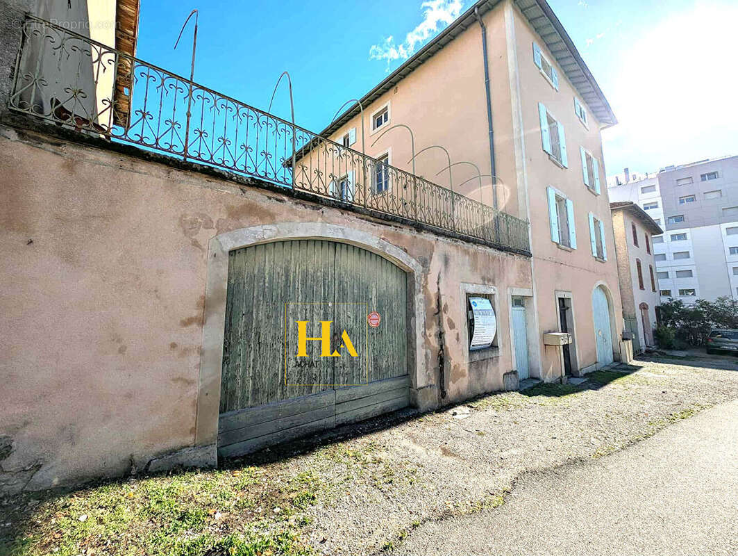 Appartement à ROMANS-SUR-ISERE