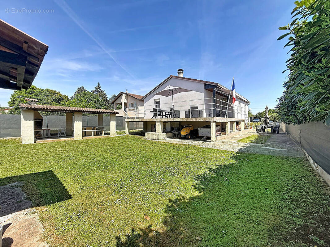 Maison à BLYES