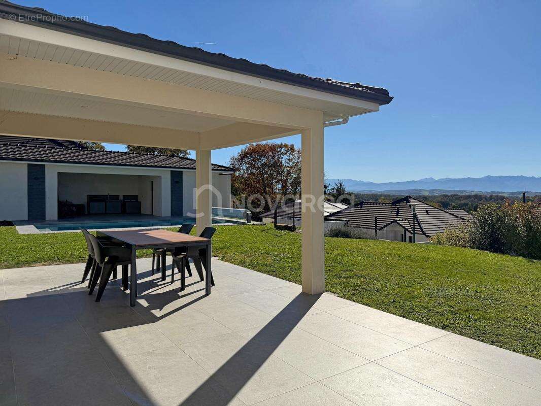 Maison à SERRES-MORLAAS