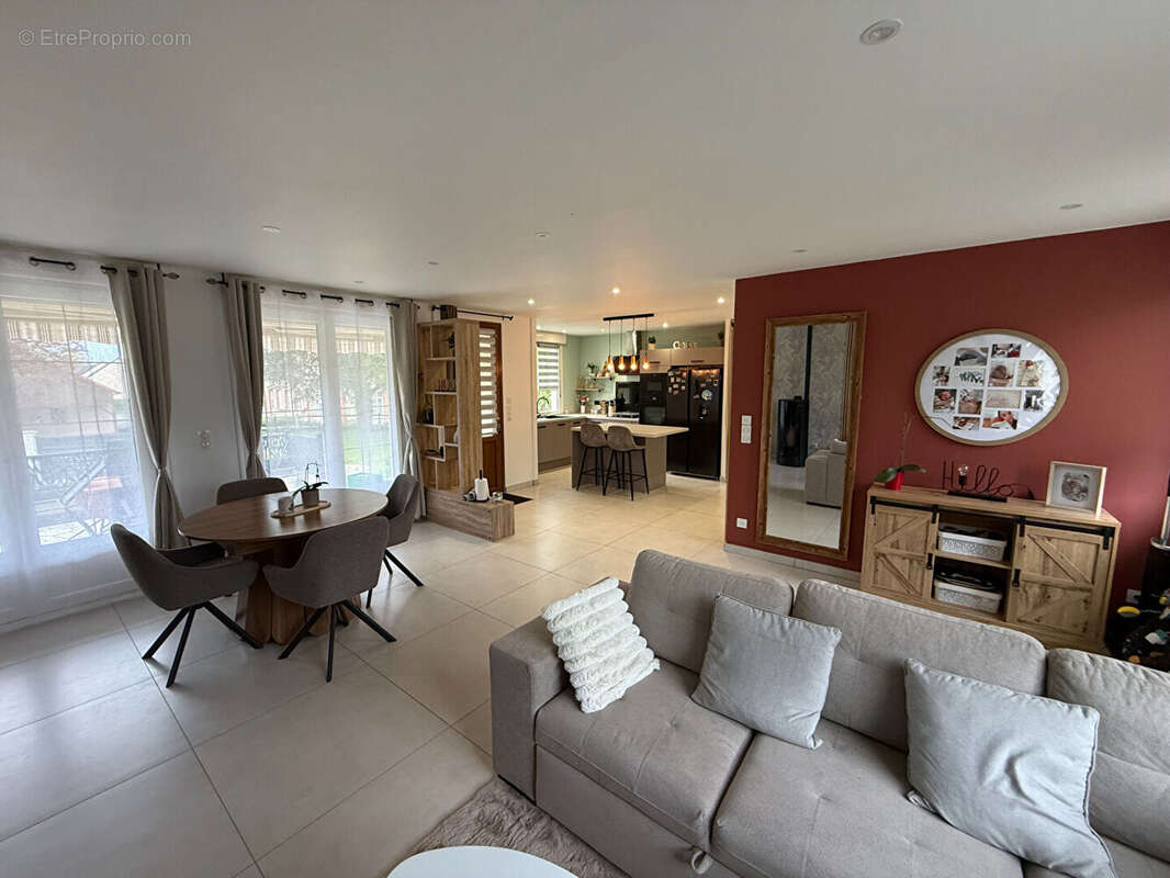 Maison à FRESNAY-SUR-SARTHE