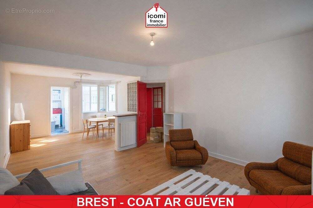 Finistere - brest (29200) - a vendre - appartement - 1 chambre possible 2 - idealement situe - dernier etage- lumineux - photo 3