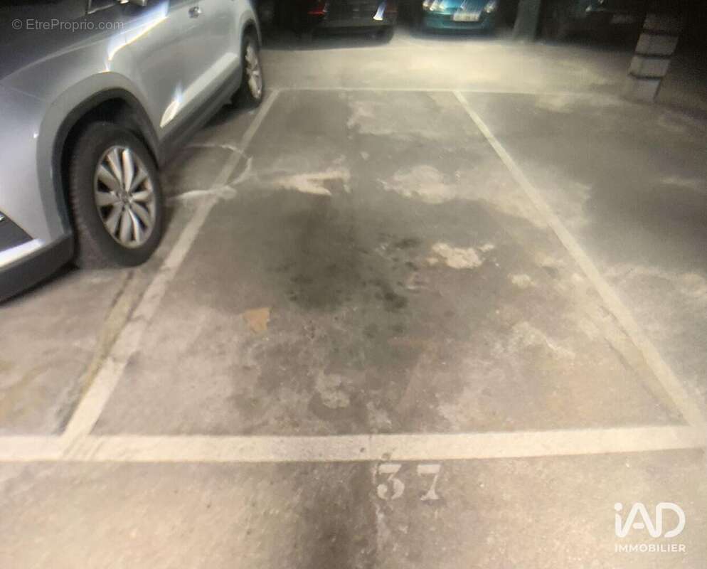 Parking 10 m² à Asnieres-Sur-Seine  - photo 2