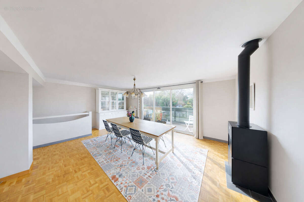 Maison familiale atypique avec piscine intérieure et espace bien-être - Torcy - photo 6