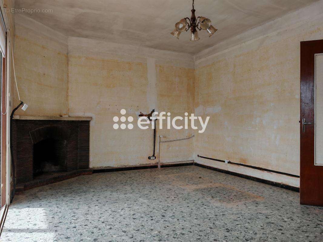 Maison à VILLELONGUE-DE-LA-SALANQUE