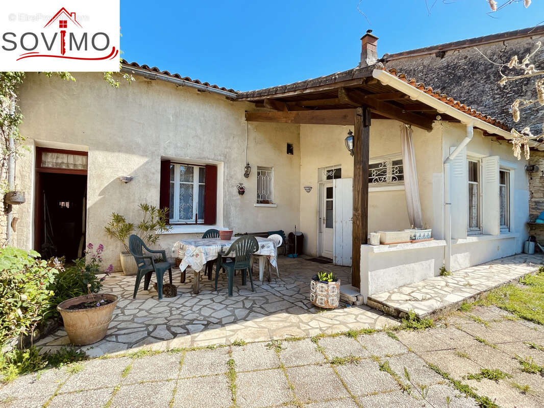 Maison à BENEST