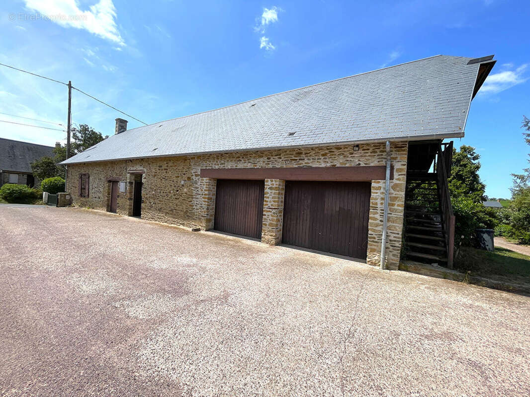 Belle demeure de caractère de 163 m² avec dépendances et terrain de 4651m² - photo 13