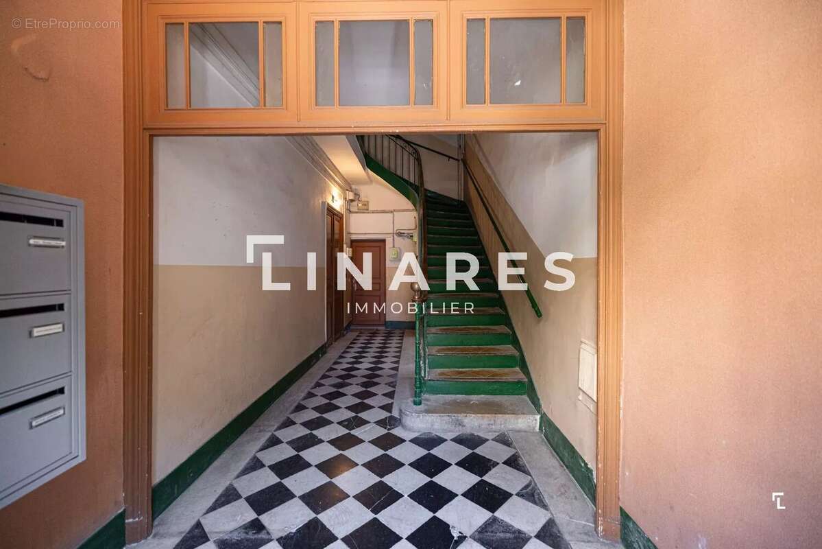 Appartement à MARSEILLE-4E