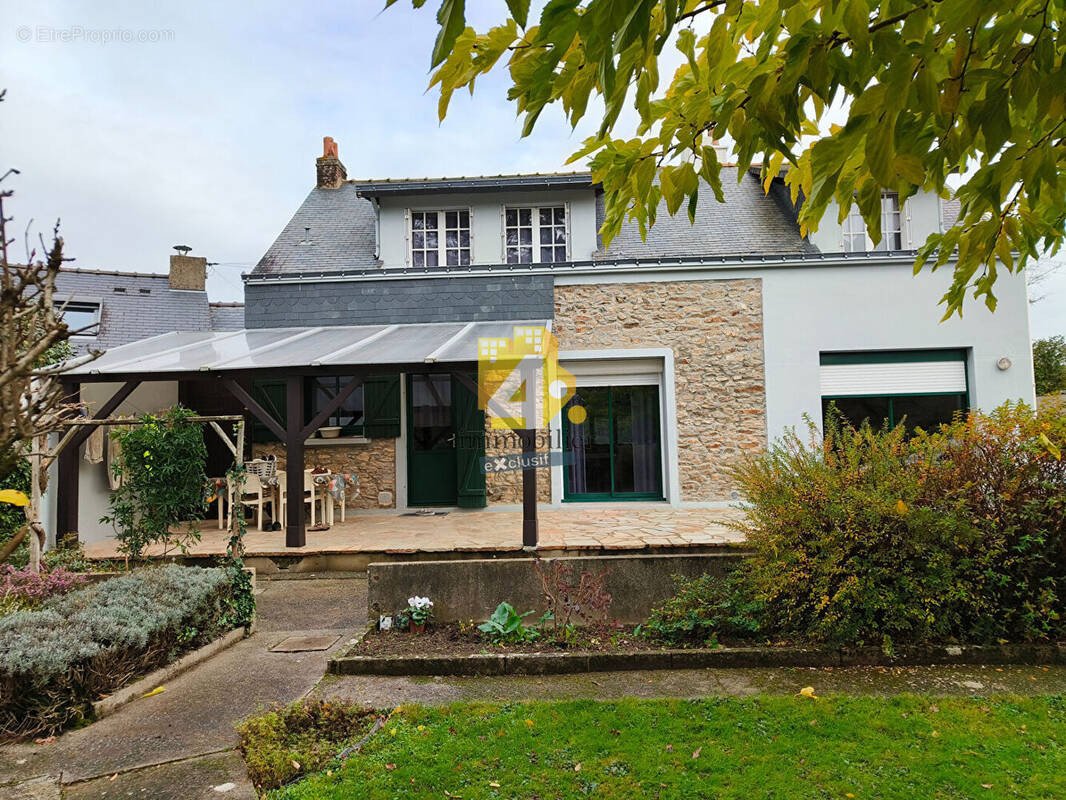 Maison à LA CHAPELLE-DES-MARAIS