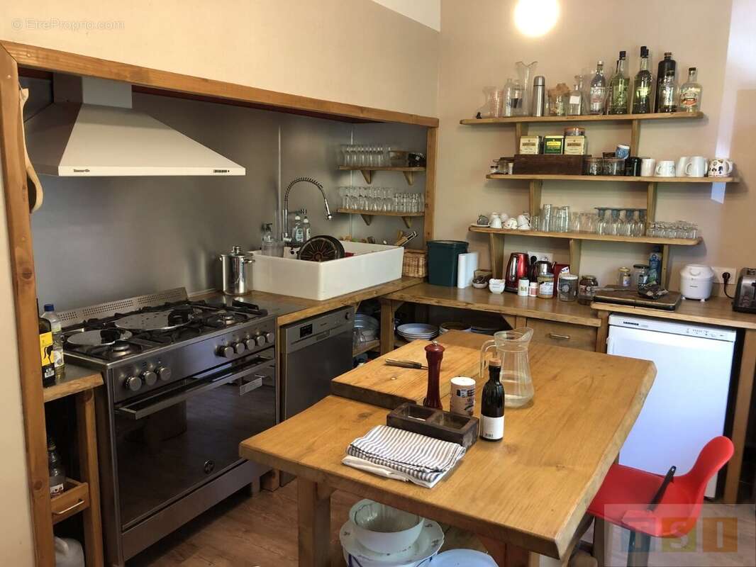 Grande maison rénovée dans un magnifique parc arboré - photo 8
