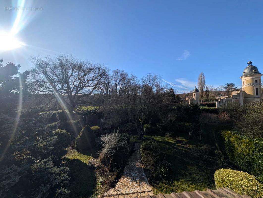 Maison à LES CLAYES-SOUS-BOIS