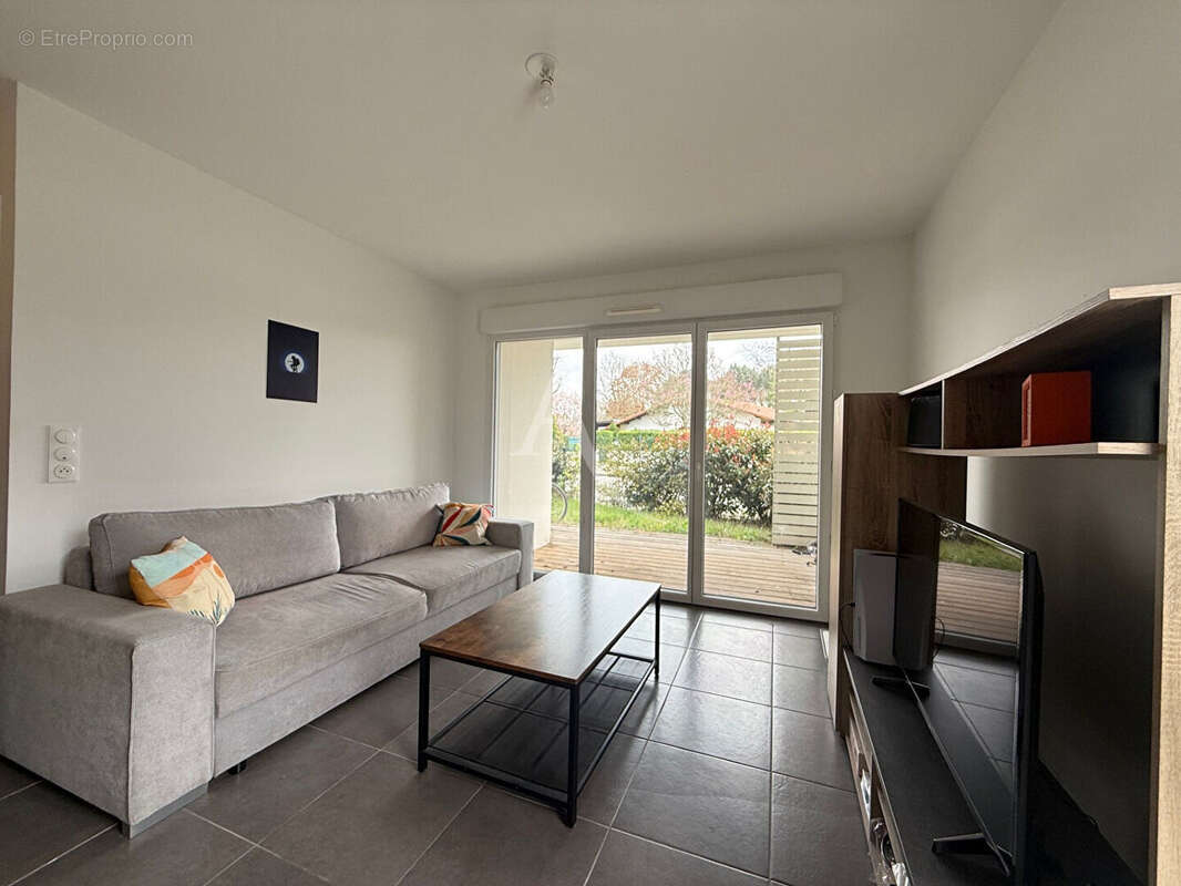 Appartement à SAINT-JEAN-D'ILLAC