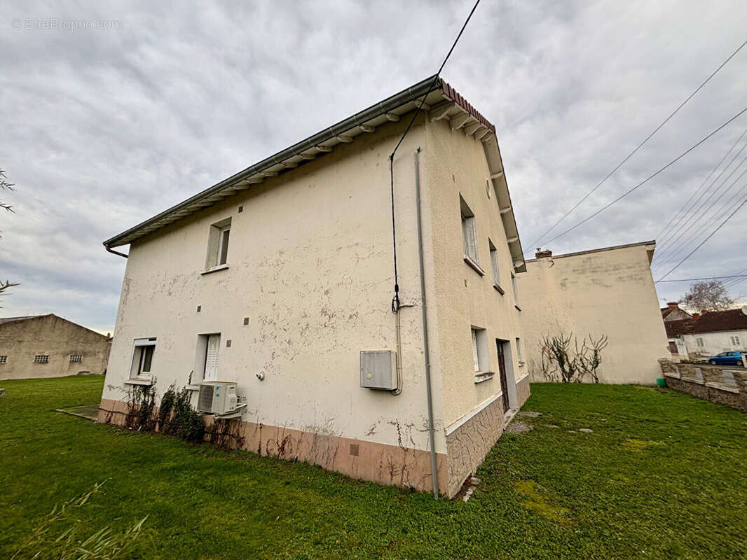 Maison à MONTLUCON