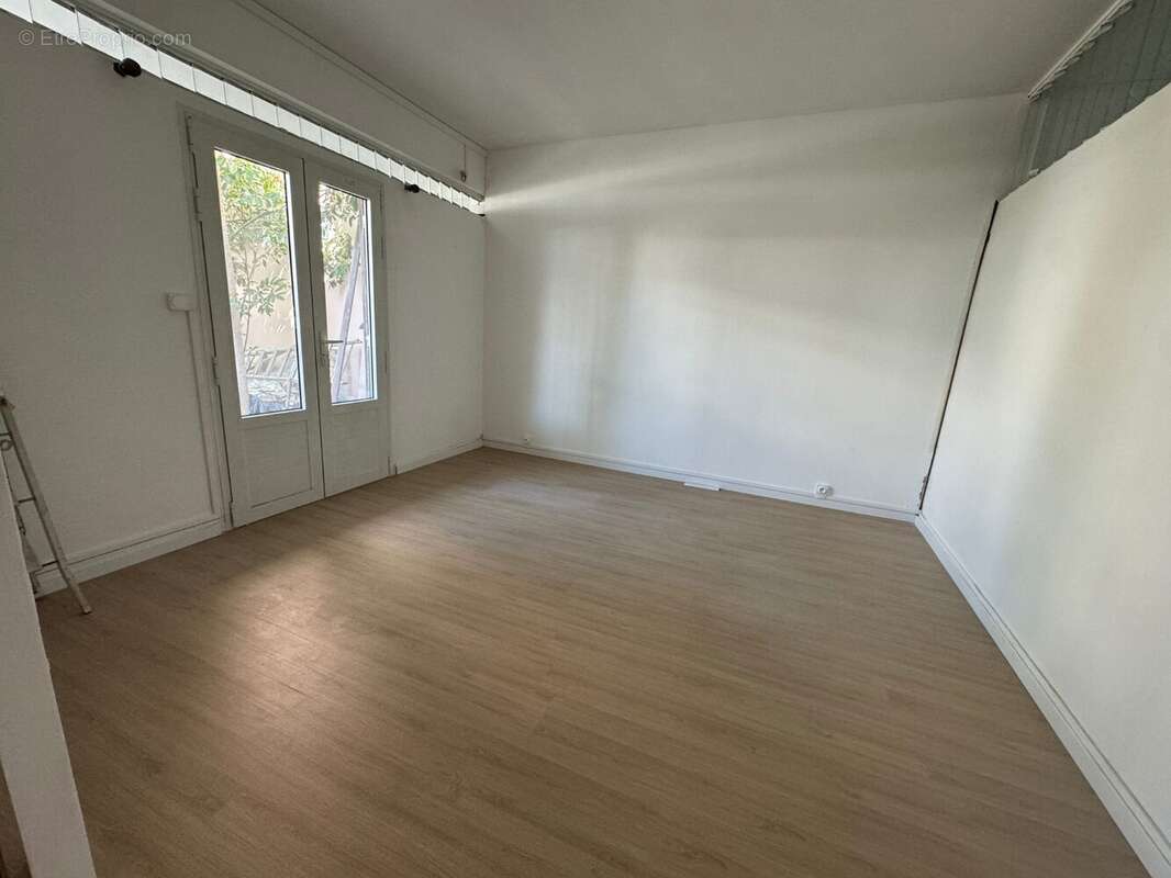 Maison 90 m² à Saint-Denis  - photo 5