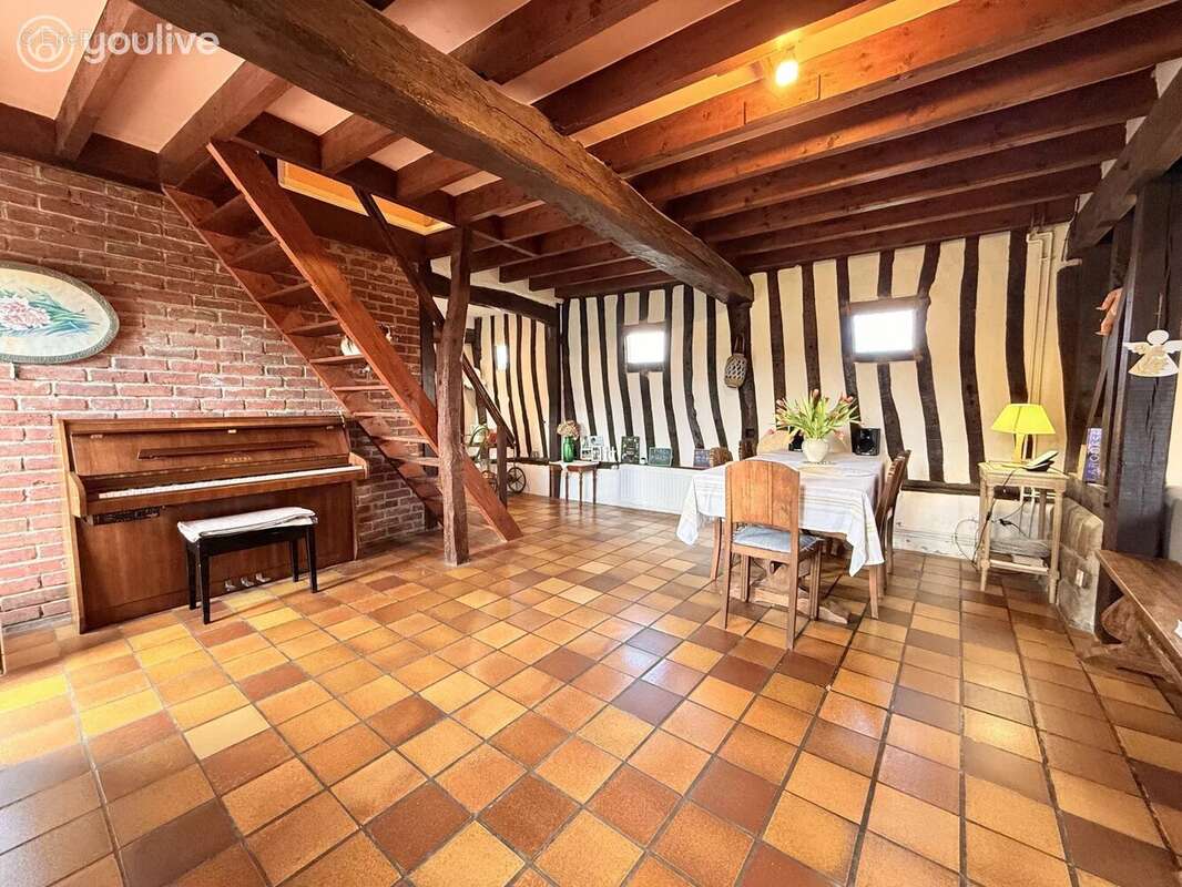 Maison à SAINT-RIQUIER-ES-PLAINS