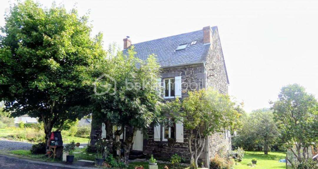 Maison à SAINT-PIERRE-ROCHE