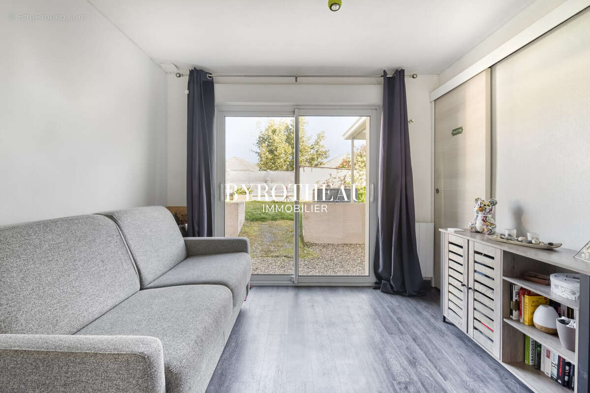 Maison à MONTREUIL-JUIGNE