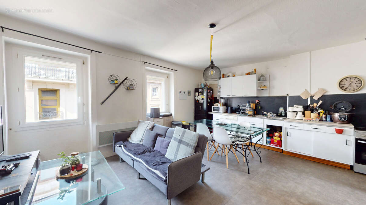 Appartement à SAINT-JUST-SAINT-RAMBERT