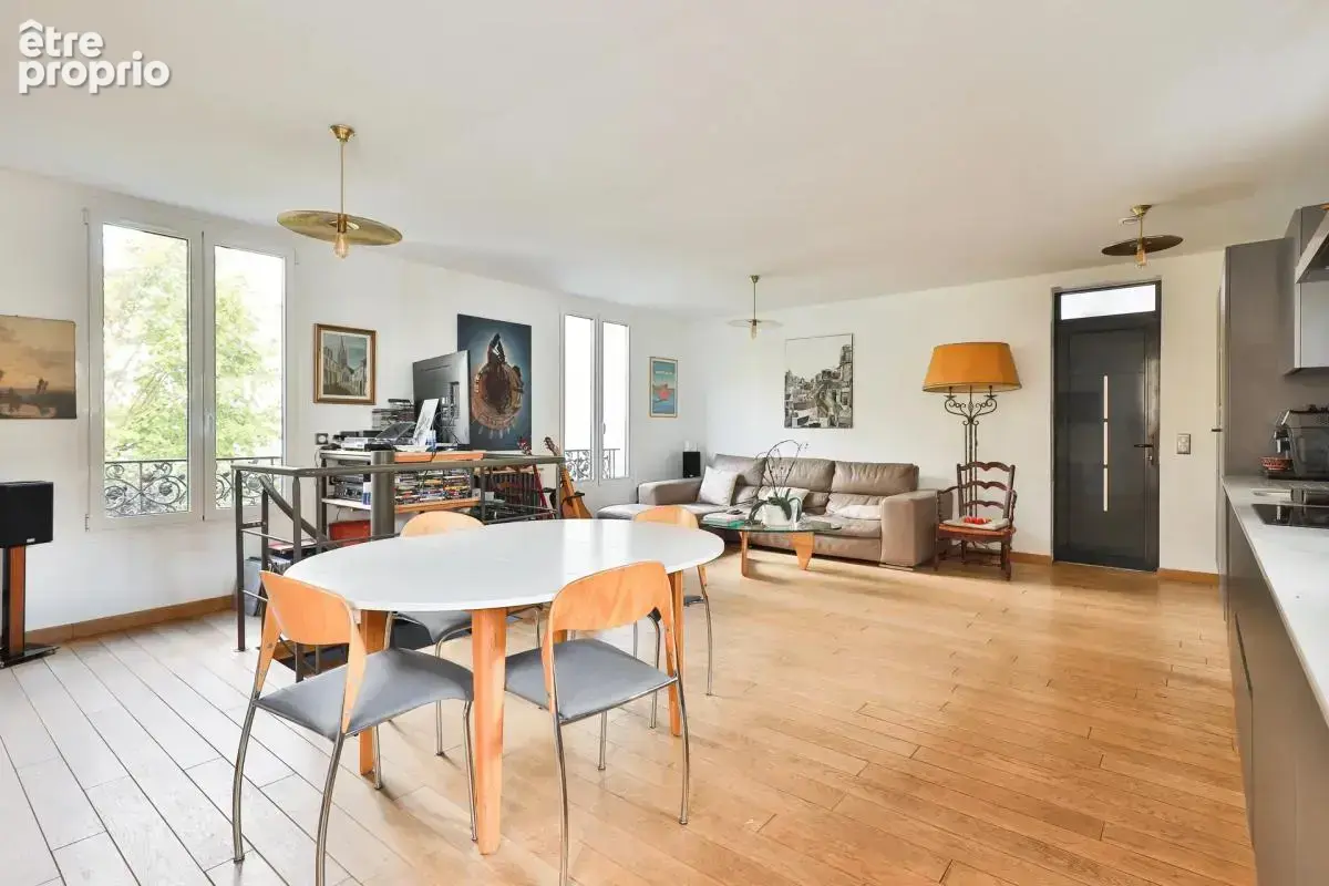 Maison de 6 pièces de 143 m² à Issy-les-Moulineaux - photo 2