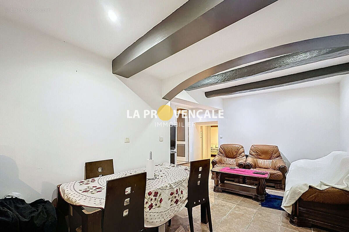 Appartement à POURCIEUX