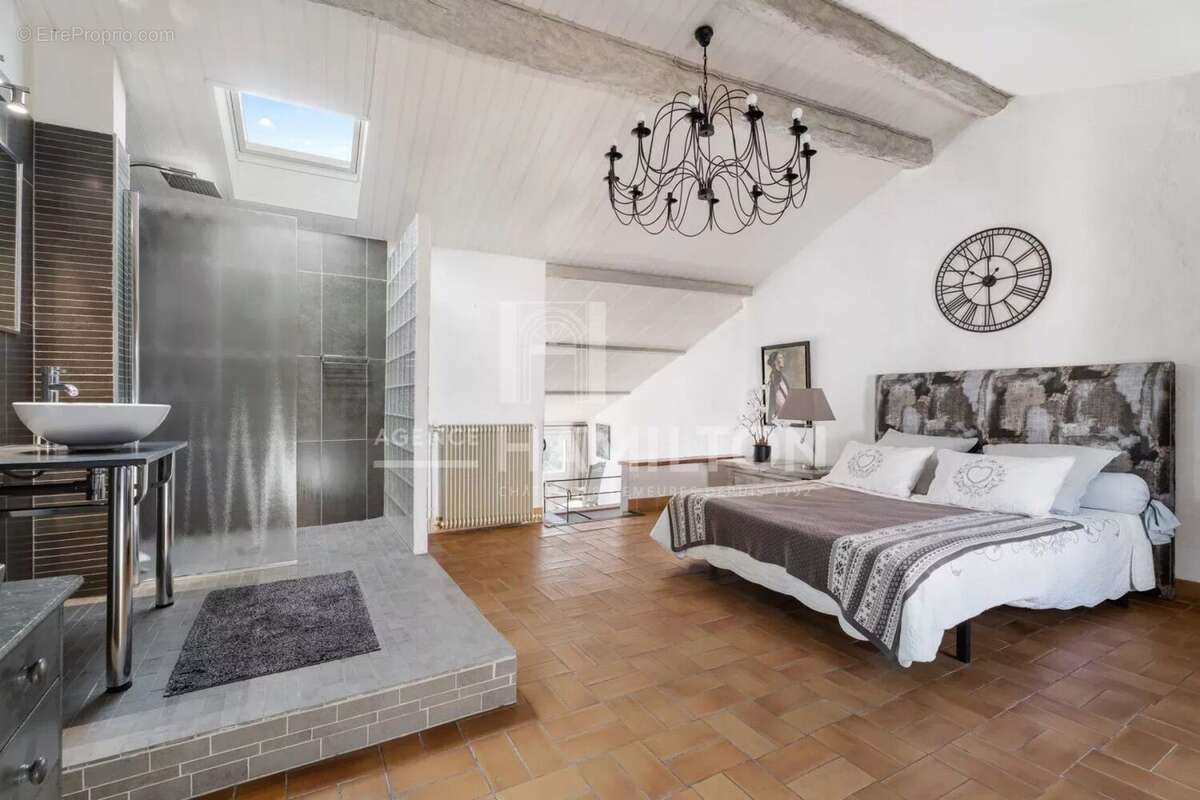 Maison de charme rénovée - MAGAGNOSC - cur du vieux village - photo 11