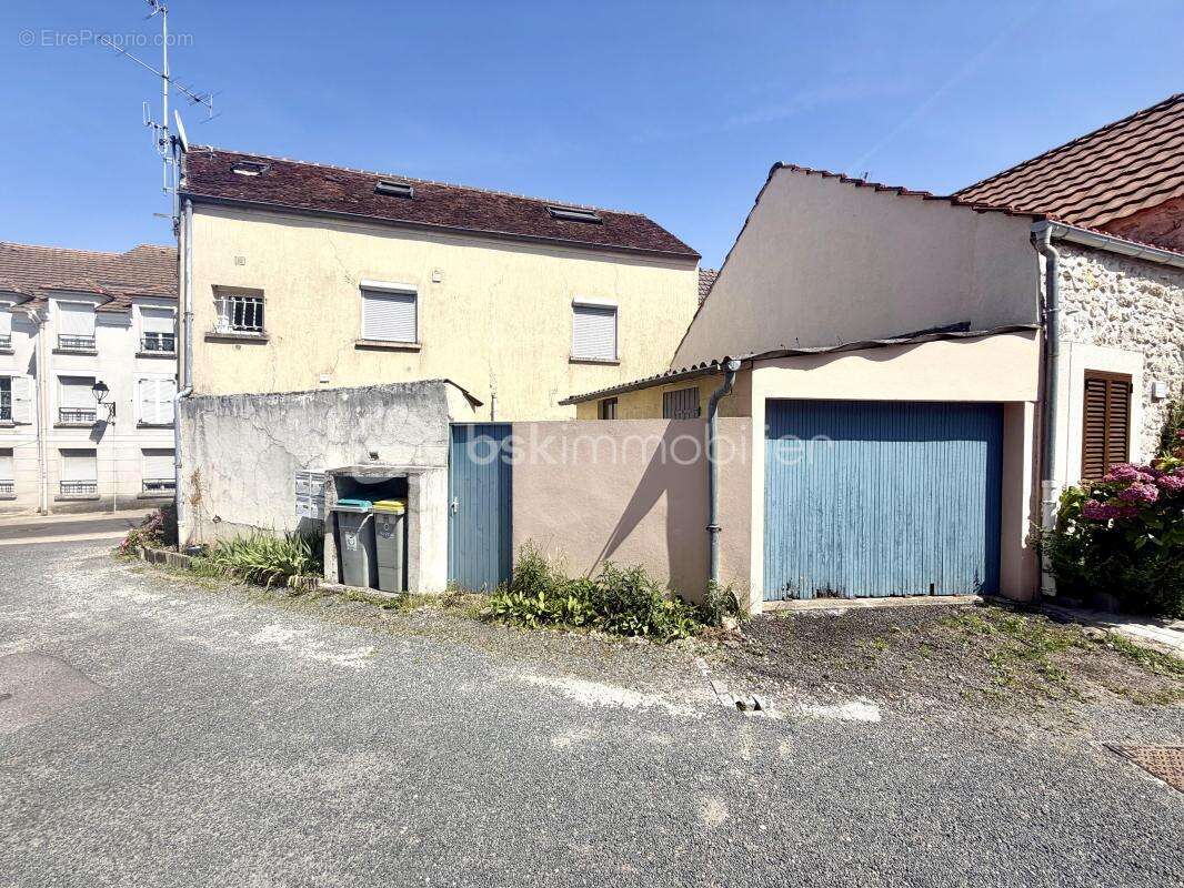 Appartement à BRIE-COMTE-ROBERT