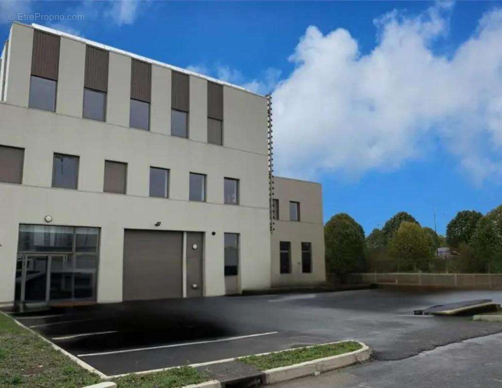 Commerce 1971 m² à Tremblay-En-France  - photo 3