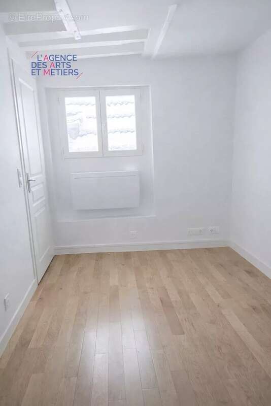 Appartement à PARIS-3E
