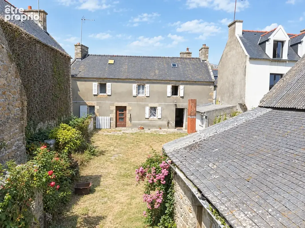 RARE - A deux pas de la plage du Trez Goarem - dans Saint-Tugen - Corps de ferme totalement à rénover - photo 2