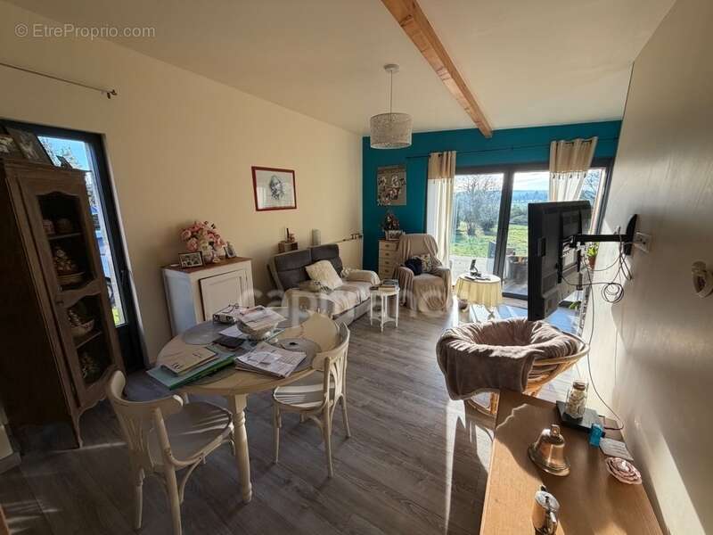 Maison à CLEDEN-POHER