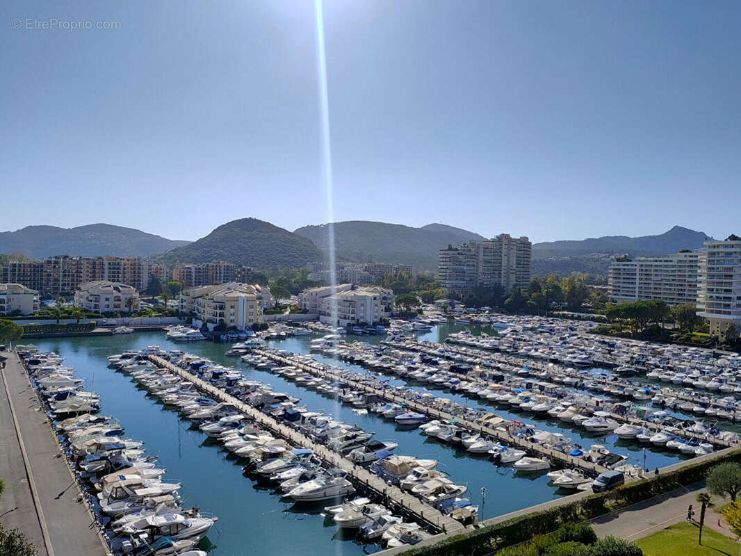 Appartement à MANDELIEU-LA-NAPOULE