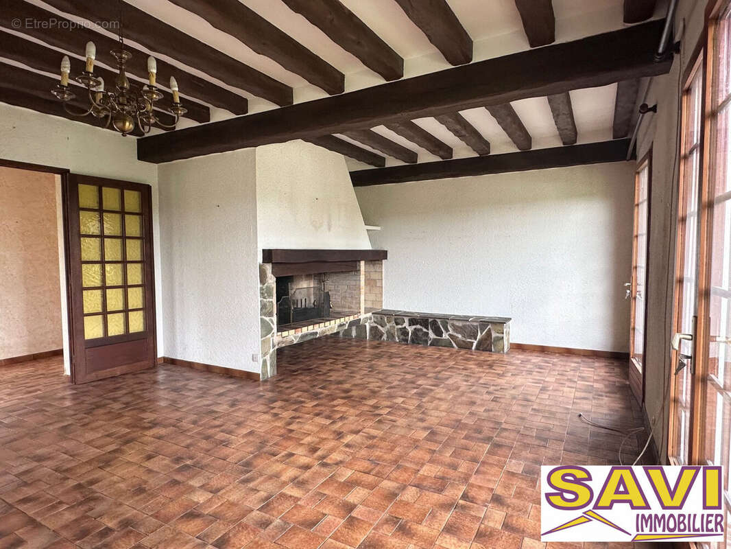 Salon/séjour - Maison à FONTENAY-SUR-LOING