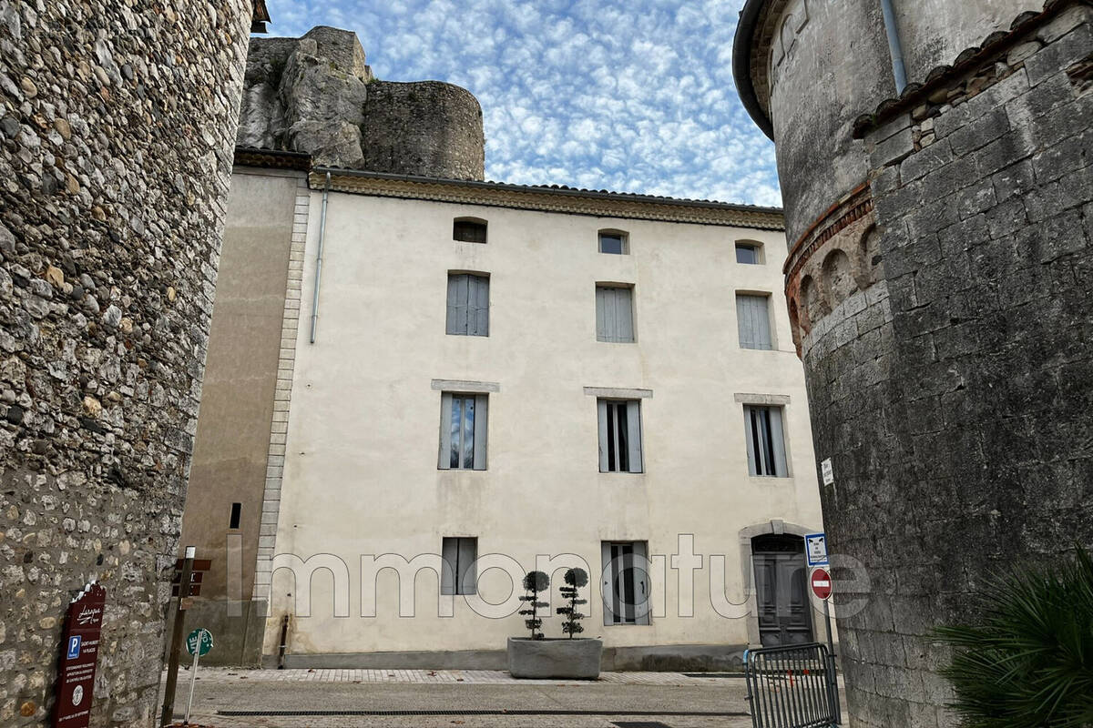 Appartement à LAROQUE