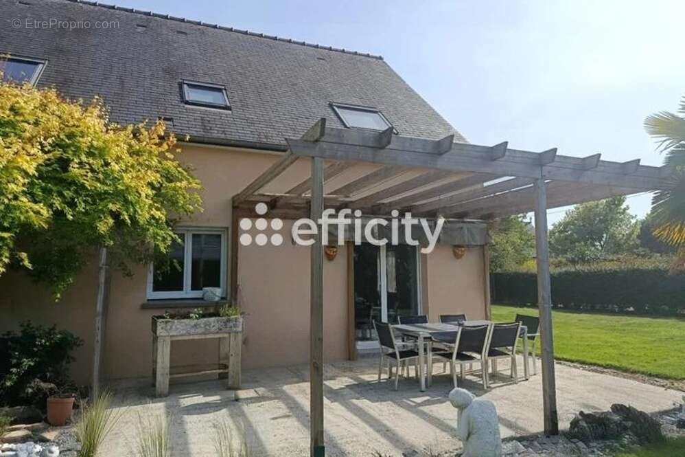 Maison à VAL-D'IZE