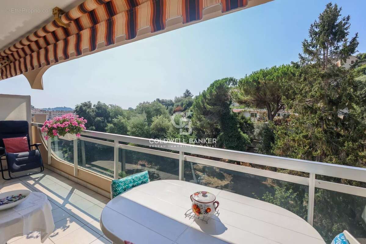 Appartement à MANDELIEU-LA-NAPOULE