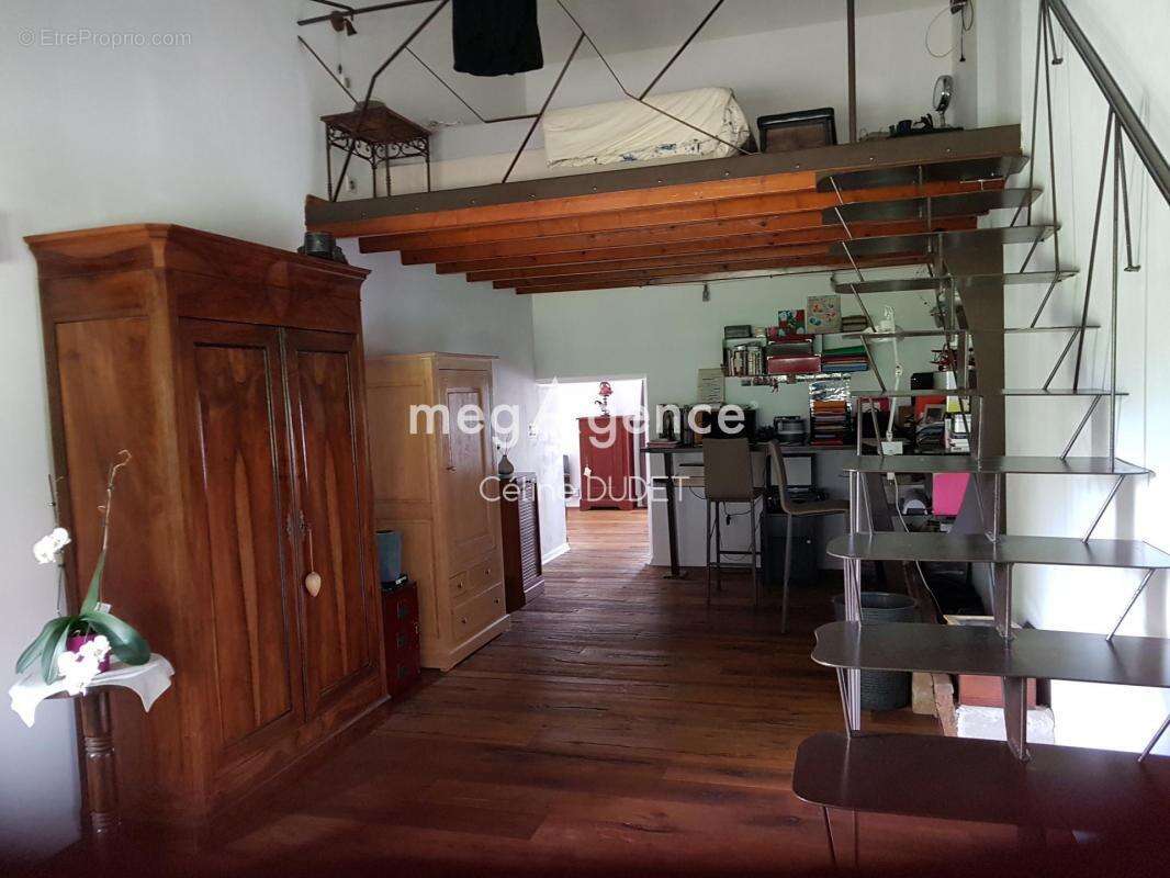 Maison à CHANOZ-CHATENAY