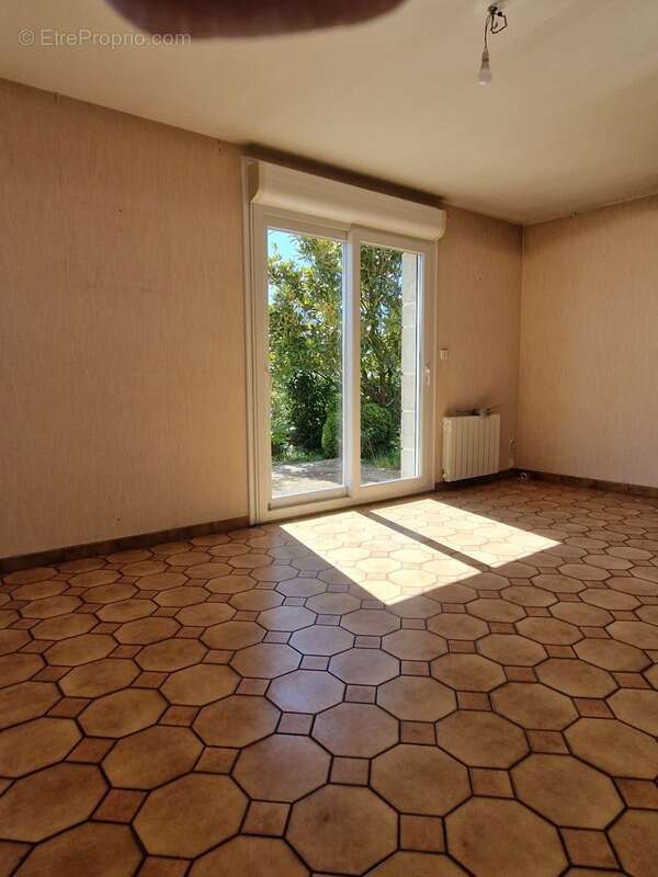 Maison à POMMERIT-LE-VICOMTE