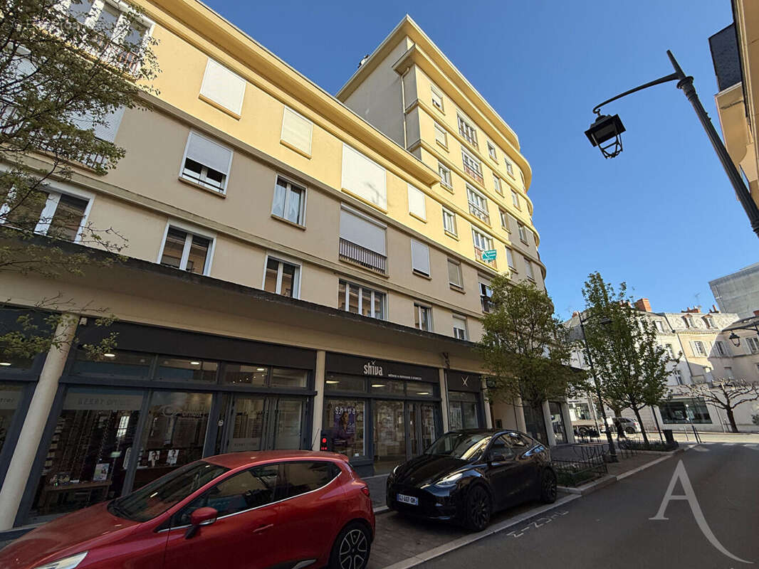 Beau T2 de 45 m2 en hyper-centre de CHATEAUROUX - photo 11