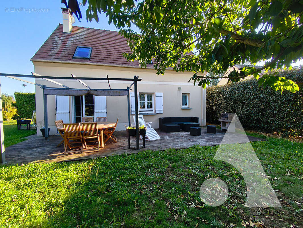 Maison à NANTEUIL-LE-HAUDOUIN