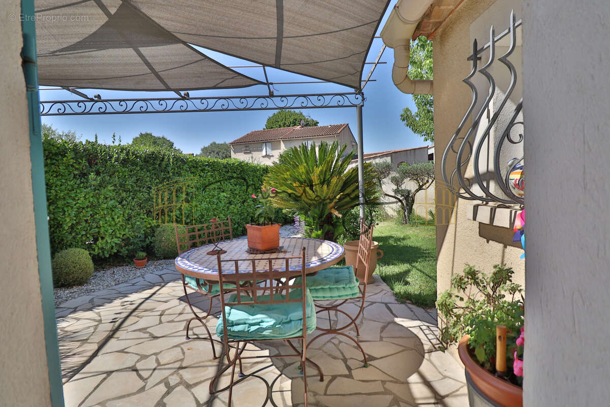 Maison à MILHAUD