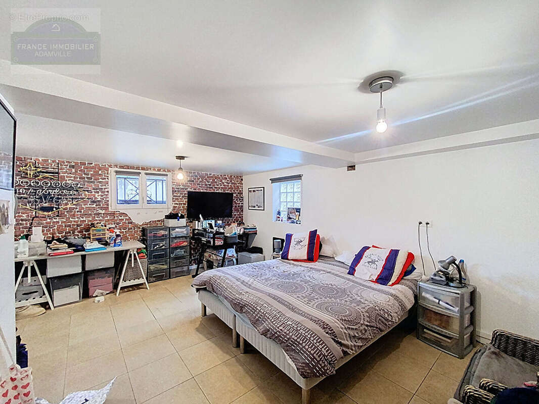 Maison à SAINT-MAUR-DES-FOSSES